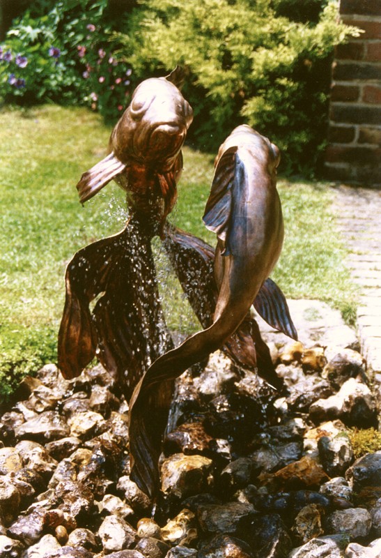 ... dancing on the tip of their tails ...  (Click to enlarge)