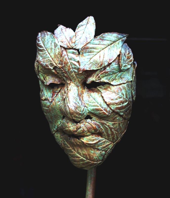 There is a sense of �Peter Pan� about this little mask...   (Click to enlarge)