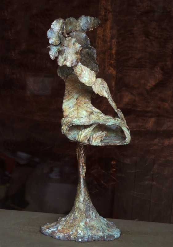 � shimmying off � she leaves for the woodland ball �         (Click to enlarge)