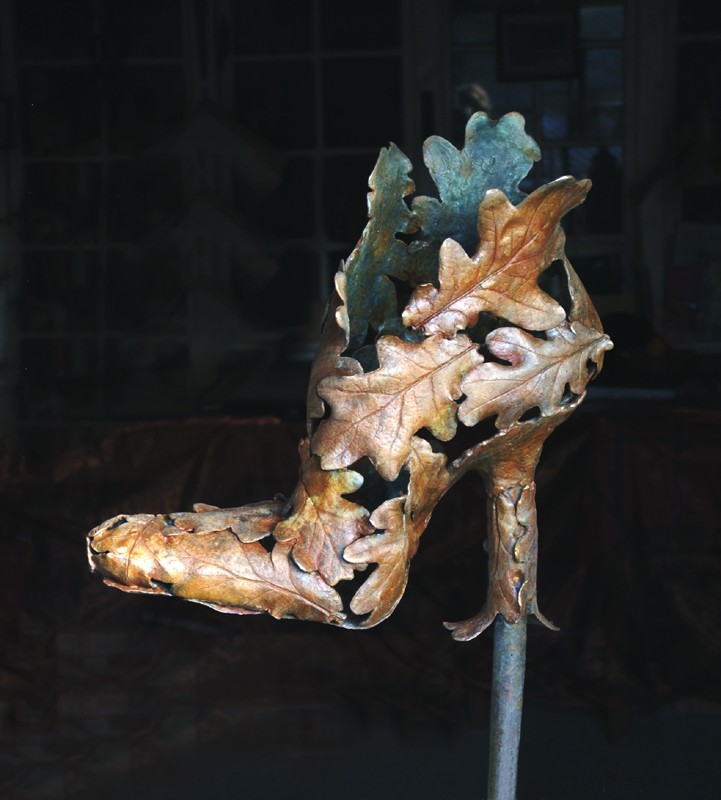 ... this boot � leaves when it is ready...  (Click to enlarge)