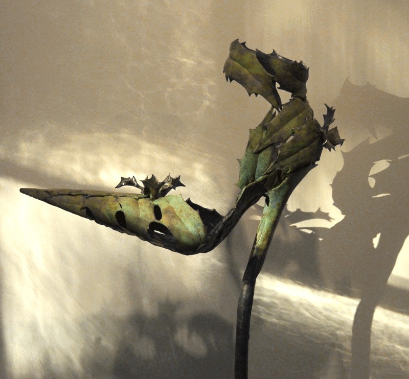 ... this shoe... leaves no doubt about its attitude! ...       (Click to enlarge)