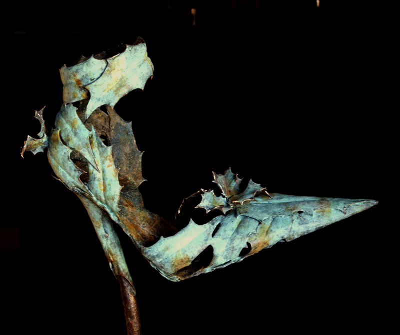 ... this shoe... leaves no doubt about its attitude! ...       (Click to enlarge)