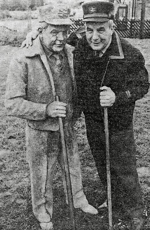 ... leading Railman Bernard Carter ...  (Click to enlarge)