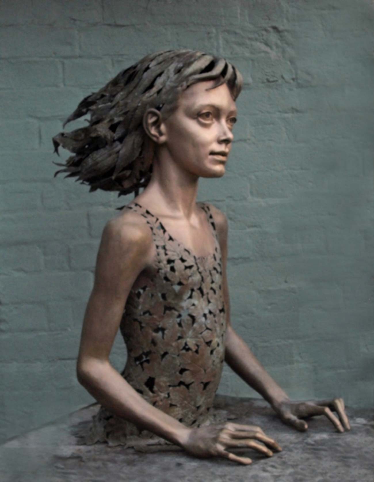 Sioban casts her own bronzes with her engineer husband Pete Penfold 