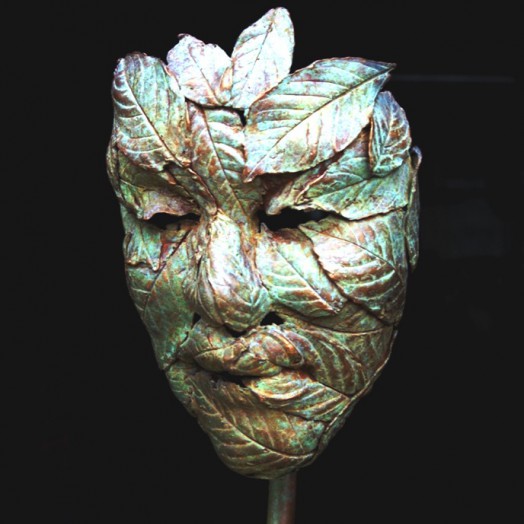 There is a sense of �Peter Pan� about this little mask...   (Click to enlarge)